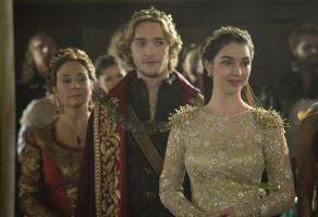 Toby Regbo  photo #