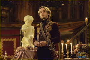 Toby Regbo  photo #