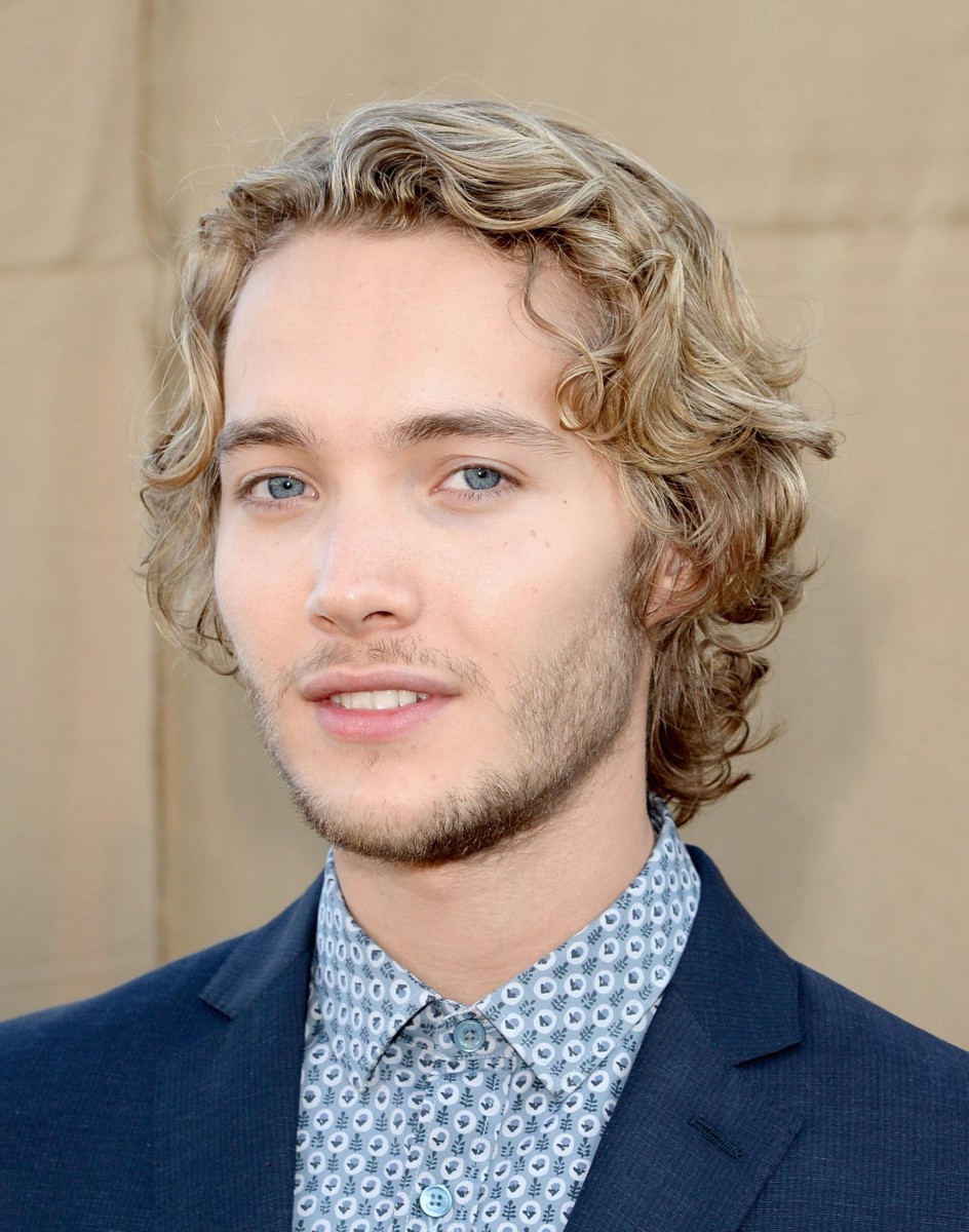 Toby Regbo : pic #715695