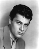 Tony Curtis photo #