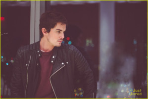 Tyler Blackburn photo #