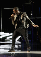 Usher photo #