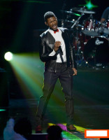 Usher photo #