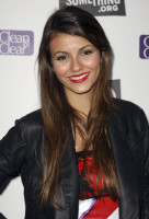 photo 14 in Victoria Justice gallery [id332216] 2011-01-25