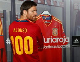 photo 26 in Xabi Alonso gallery [id504440] 2012-07-02