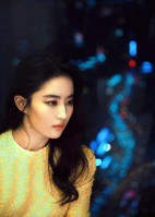 Yifei Liu photo #