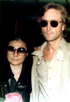 Yoko Ono photo #