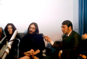 photo 21 in Yoko Ono gallery [id378353] 2011-05-16