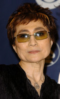 Yoko Ono photo #