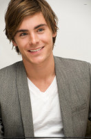 Zac Efron pic #134971