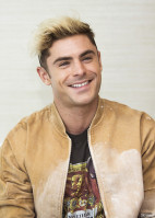 photo 4 in Zac Efron gallery [id923408] 2017-04-11
