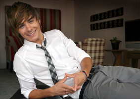 photo 17 in Zac Efron gallery [id128405] 2009-01-19