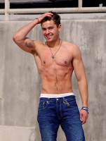 Zac Efron photo #