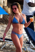 Zara Holland photo #