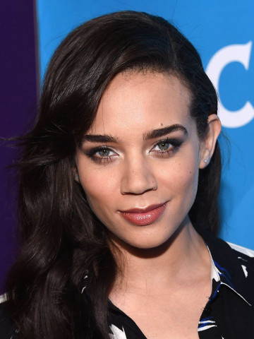  Hannah John-Kamen 