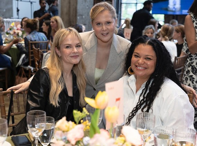 Amy Schumer instagram post 490852