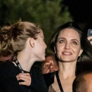 Angelina Jolie instagram pic #429359