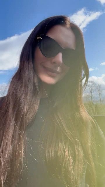 Anne Hathaway instagram post 487683