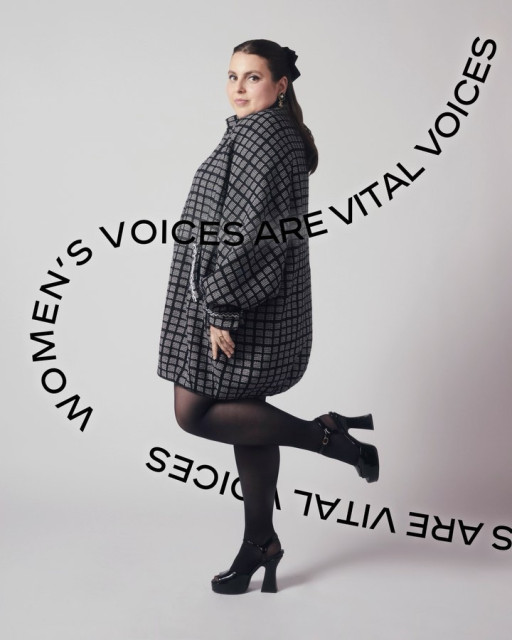 Beanie Feldstein instagram post 476424