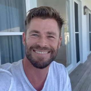 Chris Hemsworth instagram pic #428195