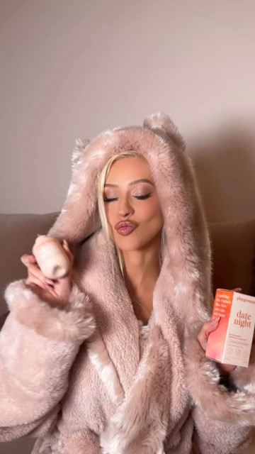 Christina Aguilera instagram post 492016