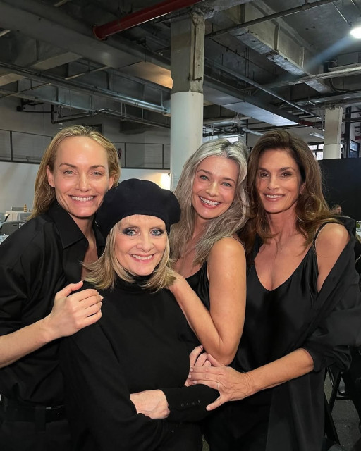 Cindy Crawford instagram post 490769