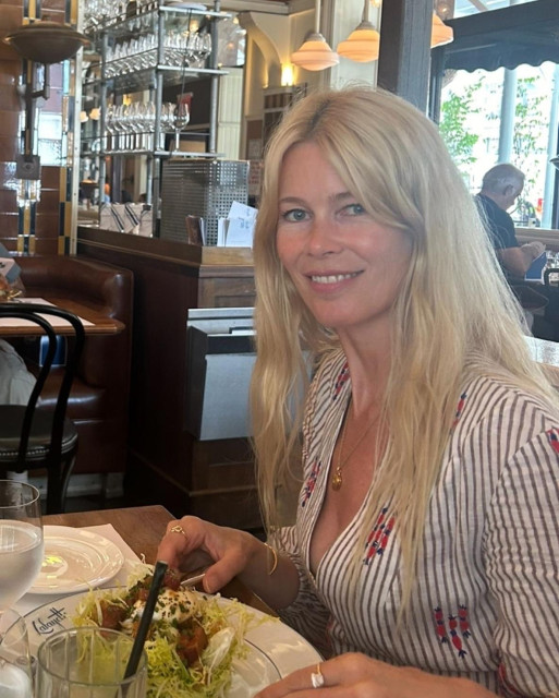 Claudia Schiffer instagram post 481085
