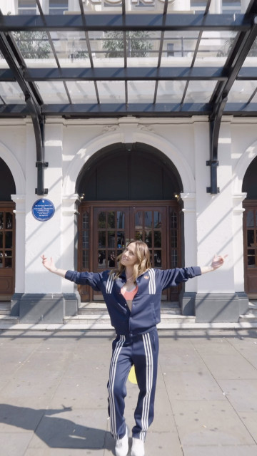 Elizabeth Elam instagram post 456906