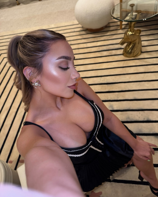 Ella Baig instagram post 488310