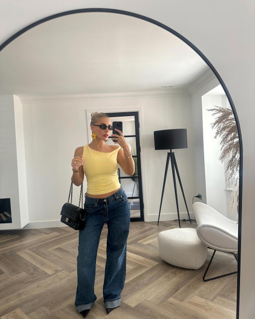 Ellie Brown instagram post 474813