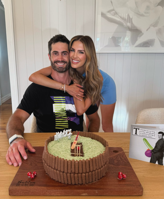 Erin Holland instagram post 485324