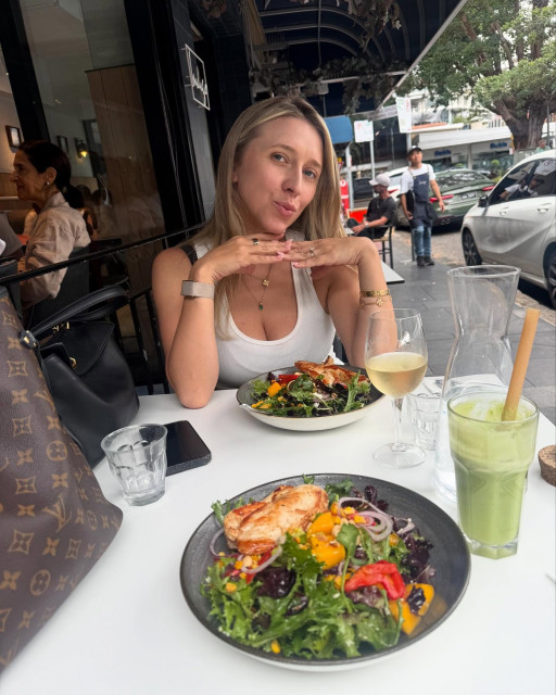 Erin Holland instagram post 486767