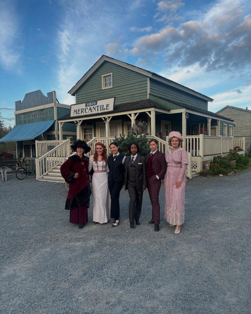 Erin Krakow instagram post 486782