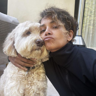 Halle Berry instagram pic #440293
