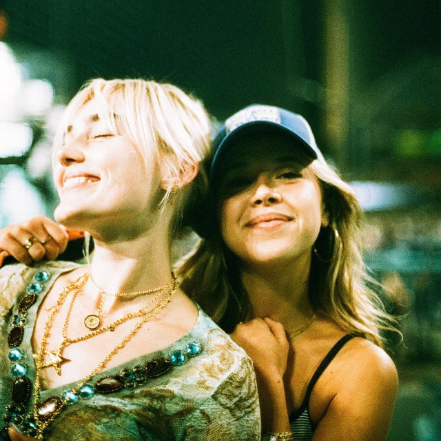 Holly Barrett instagram post 488029