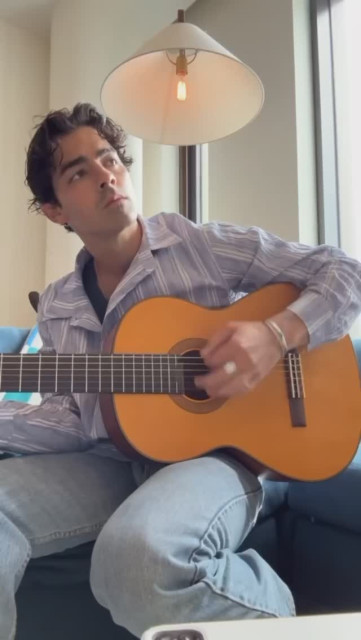 Joe Jonas instagram post 483684
