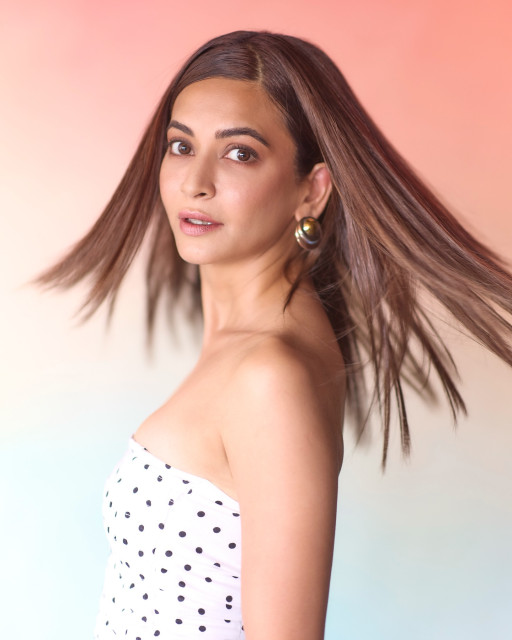Kriti Kharbanda instagram post 491900