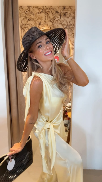 Laura Anderson instagram post 484790