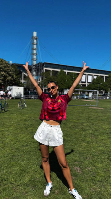 Laura Wontorra instagram post 490113