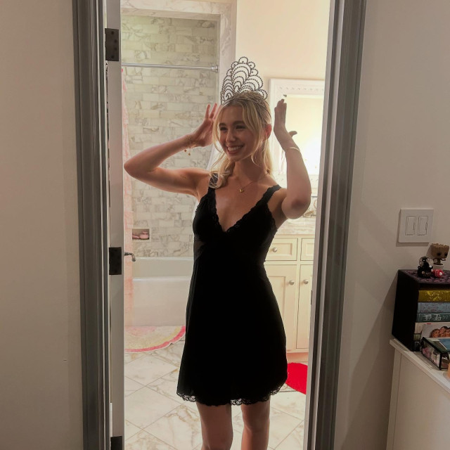 Lilia Buckingham instagram post 482738