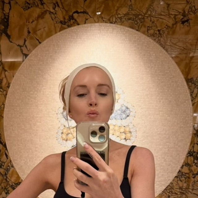Lindsay Lohan instagram post 492593