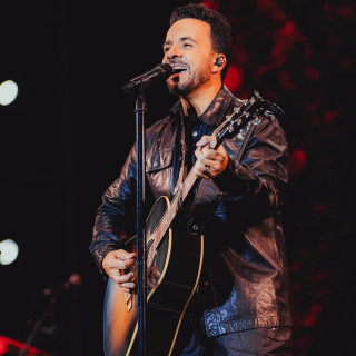 Luis Fonsi instagram pic #454460
