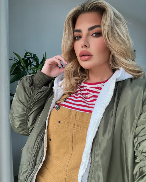 Megan Barton Hanson instagram post 485500