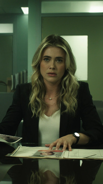 Melissa Roxburgh instagram post 483727