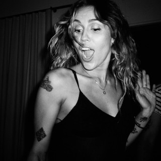 Miley Cyrus instagram pic #448776