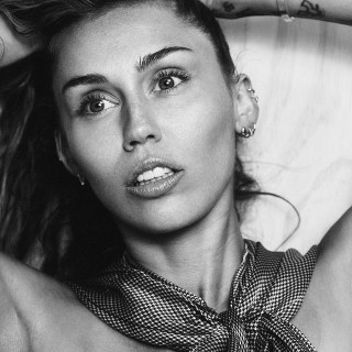 Miley Cyrus instagram pic #449296