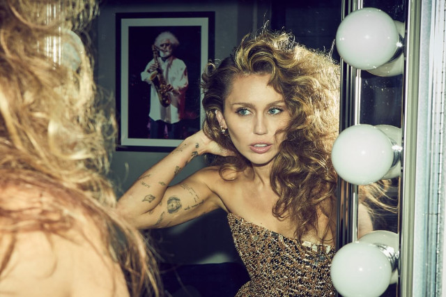 Miley Cyrus instagram post 491933