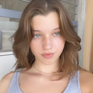 Milla Jovovich instagram pic #453678