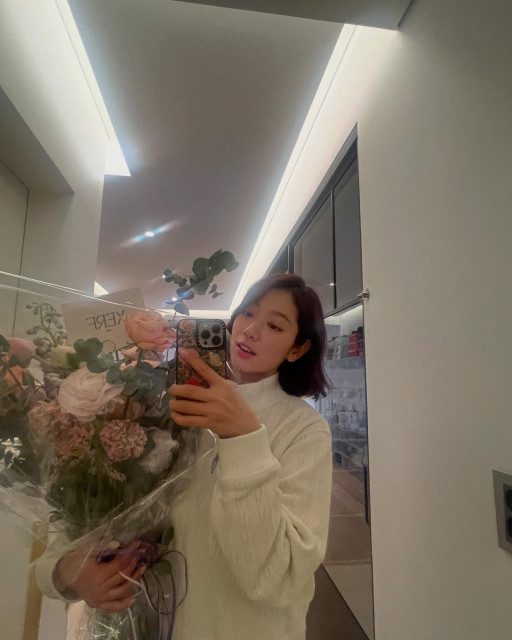 Park Shin Hye         instagram post 488862