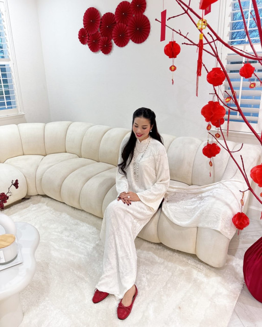 Pham Huong instagram post 485977